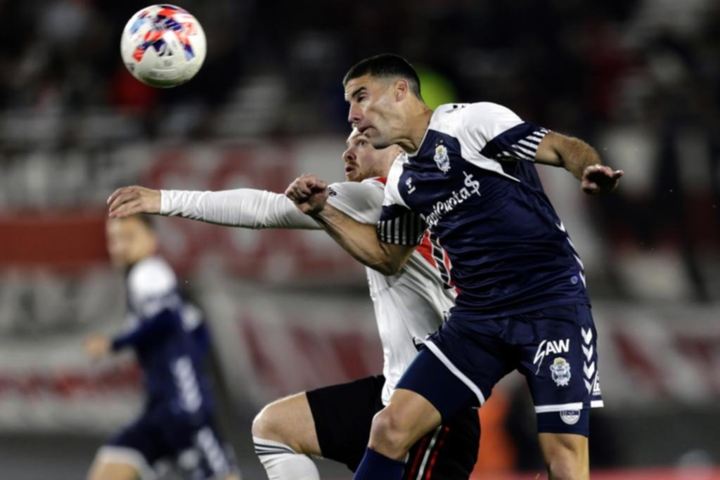 Con equipo alternativo, el Lobo tiene una parada brava ante el puntero River