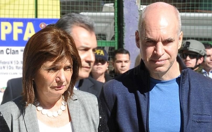 "Ya están regadas de sangre y muerte": la oposición salió al cruce de Aníbal Fernández