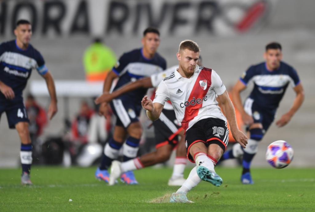 ¡Penal para River!: es el equipo más favorecido