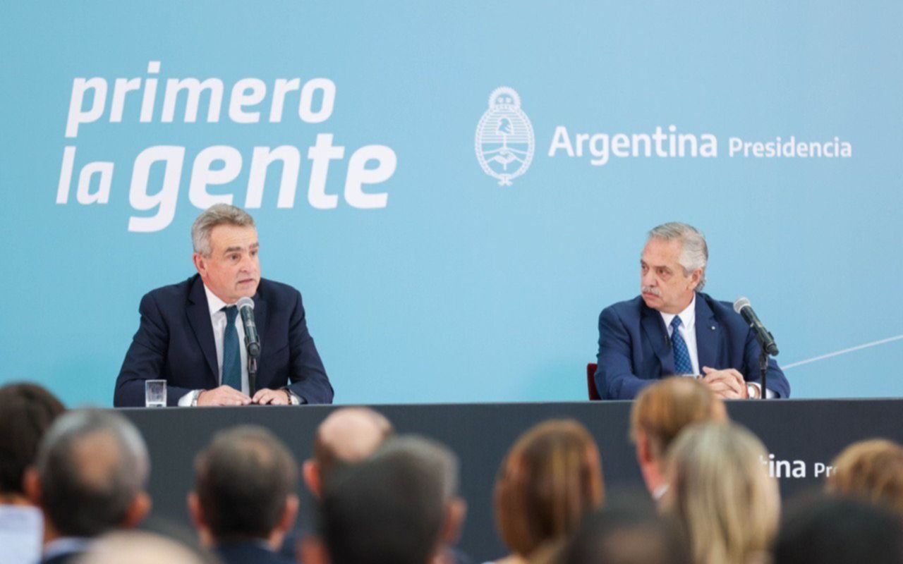 Rossi se sumó a la campaña del temor contra JxC: "De democráticos no tienen absolutamente nada"