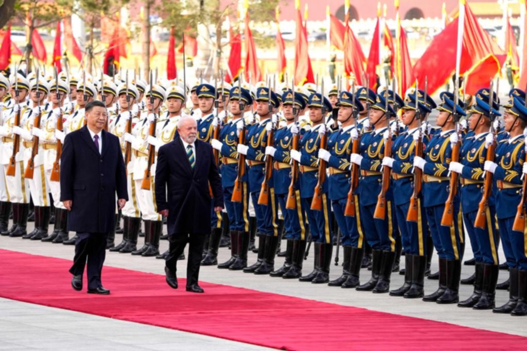 Lula desafía a EE UU: profundiza su relación con China