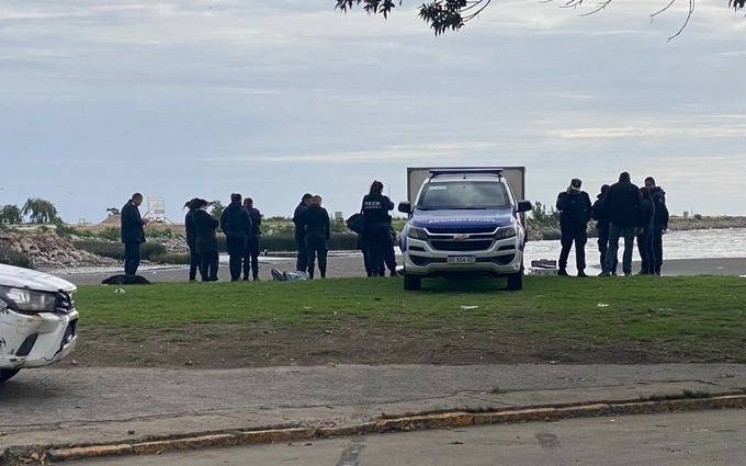 Horror en la costa del río de la Plata: hallaron un cadáver maniatado a la altura de Quilmes