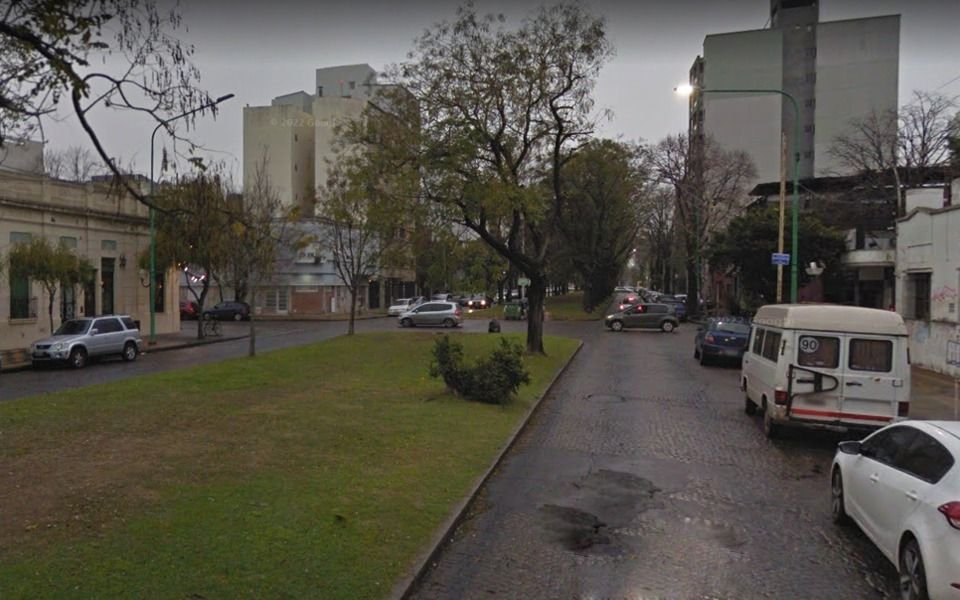 La Plata: motochorros balearon a un joven delante de su novia