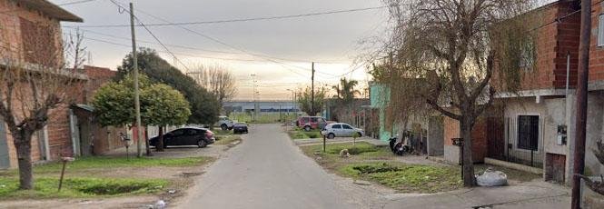 Locura en Tolosa: llevó a la pareja a la casa de su ex y la mujer sufrió un “arañazo”