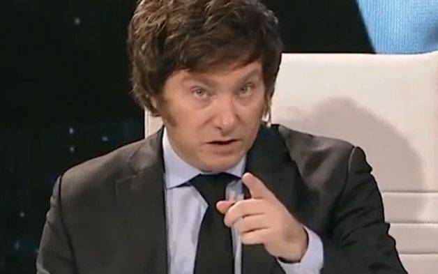 Milei bancó a Macri tras las críticas de Carrió: "Se colgaron 20 años para robar cargos y ahora lo escupen"