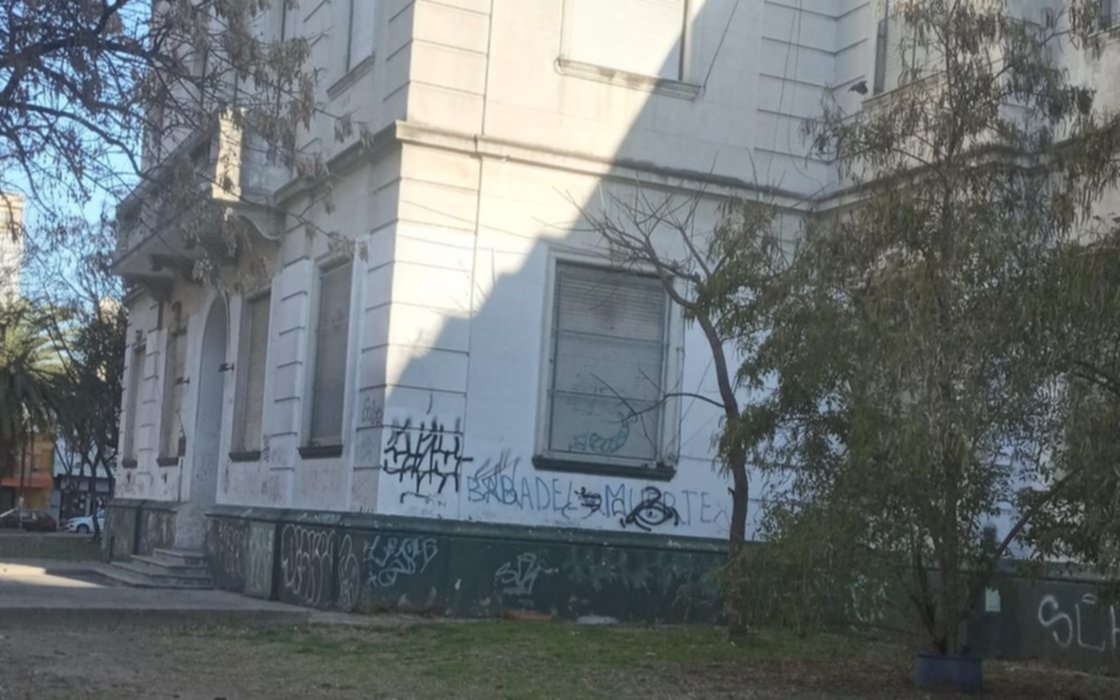 "Rebelión" de padres en La Plata por la quinta hora: no llevarán antes a sus hijos a la escuela