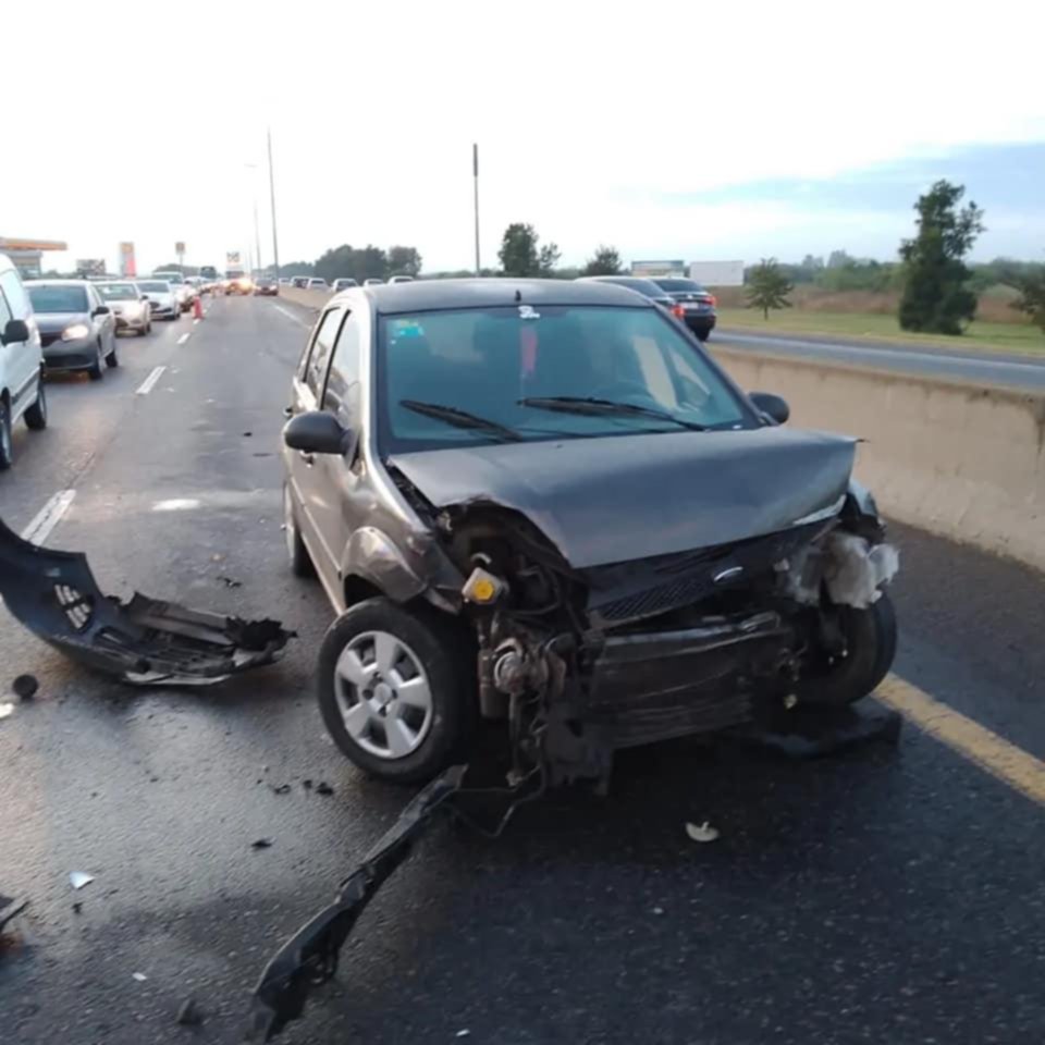 Un motociclista murió en la Autopista, en una jornada muy accidentada