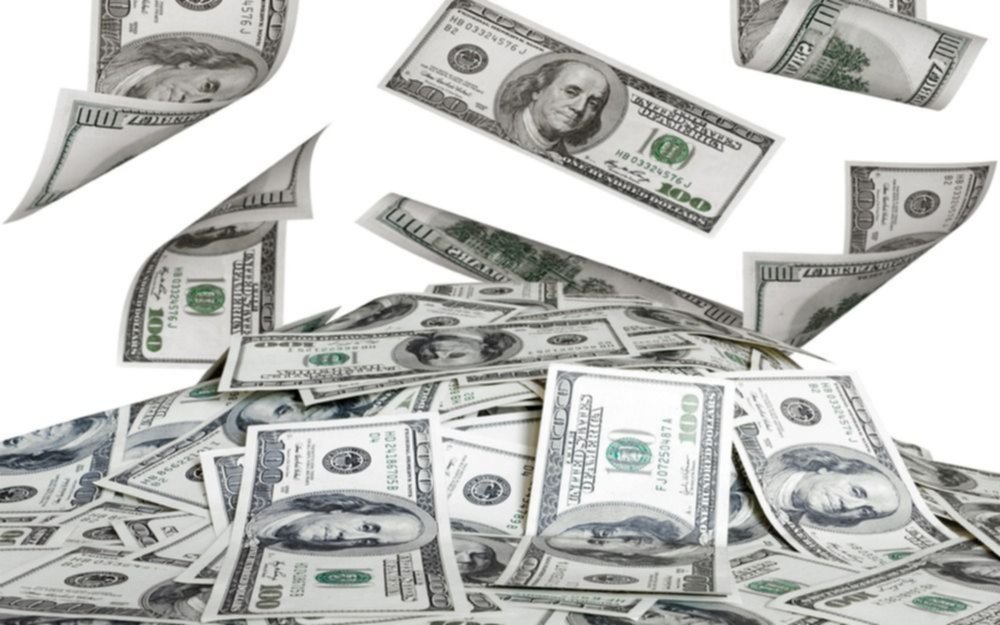 ¿Está barato o muy caro el dólar informal en la línea de $420?