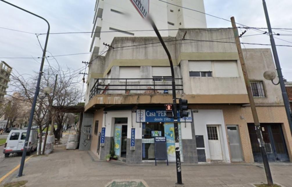 Simuló ser clienta y se llevó un celular