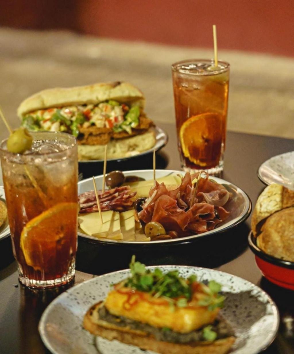 Cádiz, un bar de tapas barrial