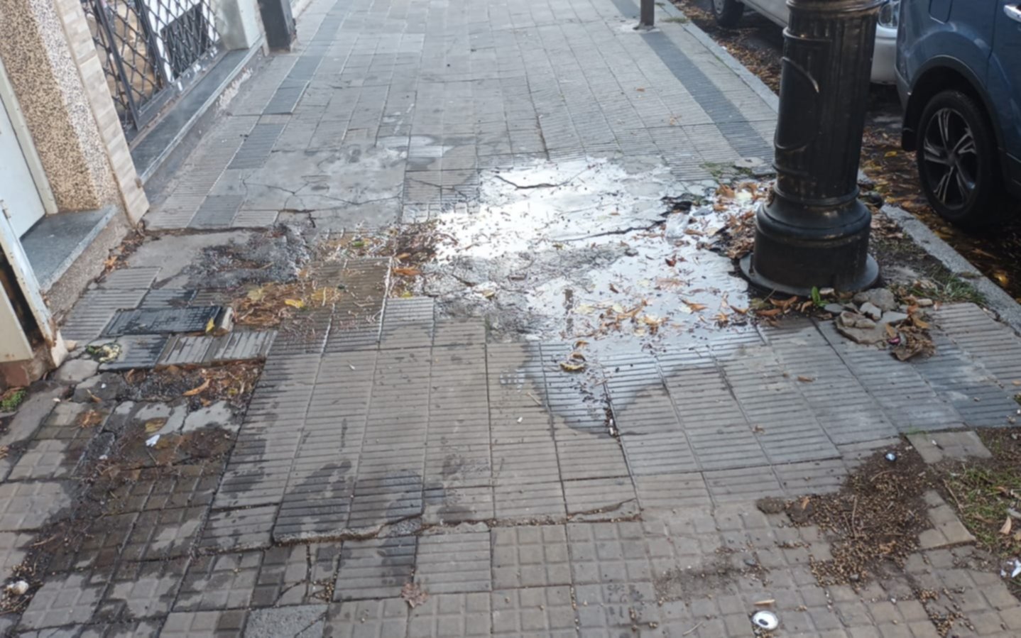 Derroche y peligro por una pérdida de agua