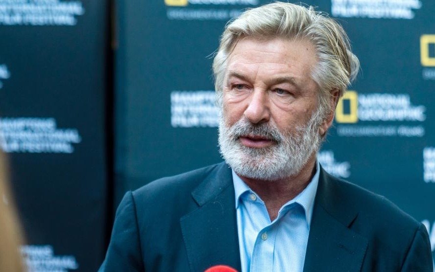 Retiran los cargos contra Alec Baldwin por el homicidio ocurrido durante el rodaje de Rust