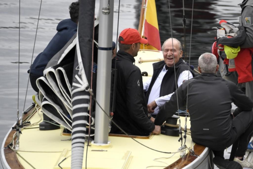 Juan Carlos I: con mi barco yo me iré a navegar...
