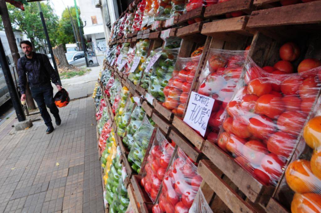 Desbande de precios sin freno en La Plata: frutas y verduras en un sube y baja