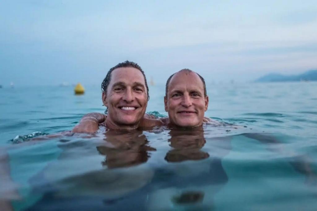 ¿Hermanos?: Harrelson y McConaughey podrían compartir la misma madre
