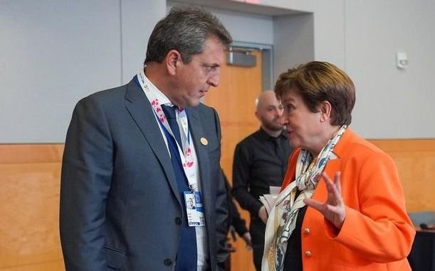 El FMI y el Tesoro de EE UU, la última carta de Massa para evitar una devaluación, en medio de la escalada del dólar