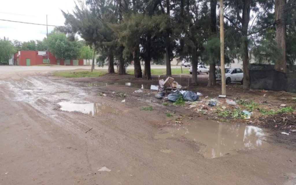 Barro y basura, un combo imposible en Etcheverry