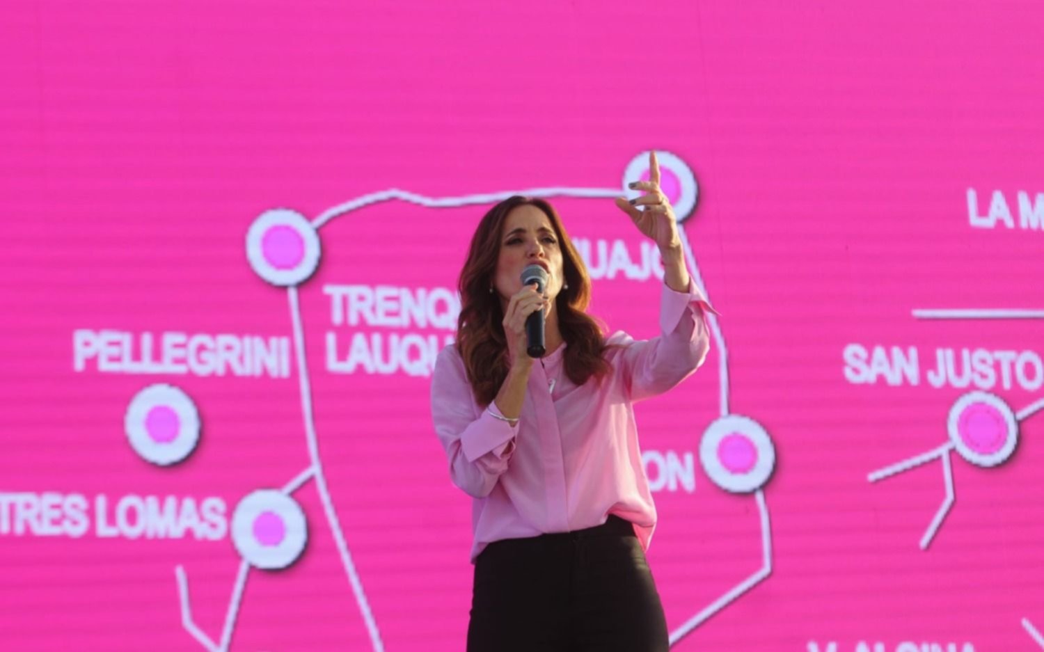Tolosa Paz pidió que haya PASO en el peronismo y Máximo Kirchner habló "de no tener dolores de cabeza"