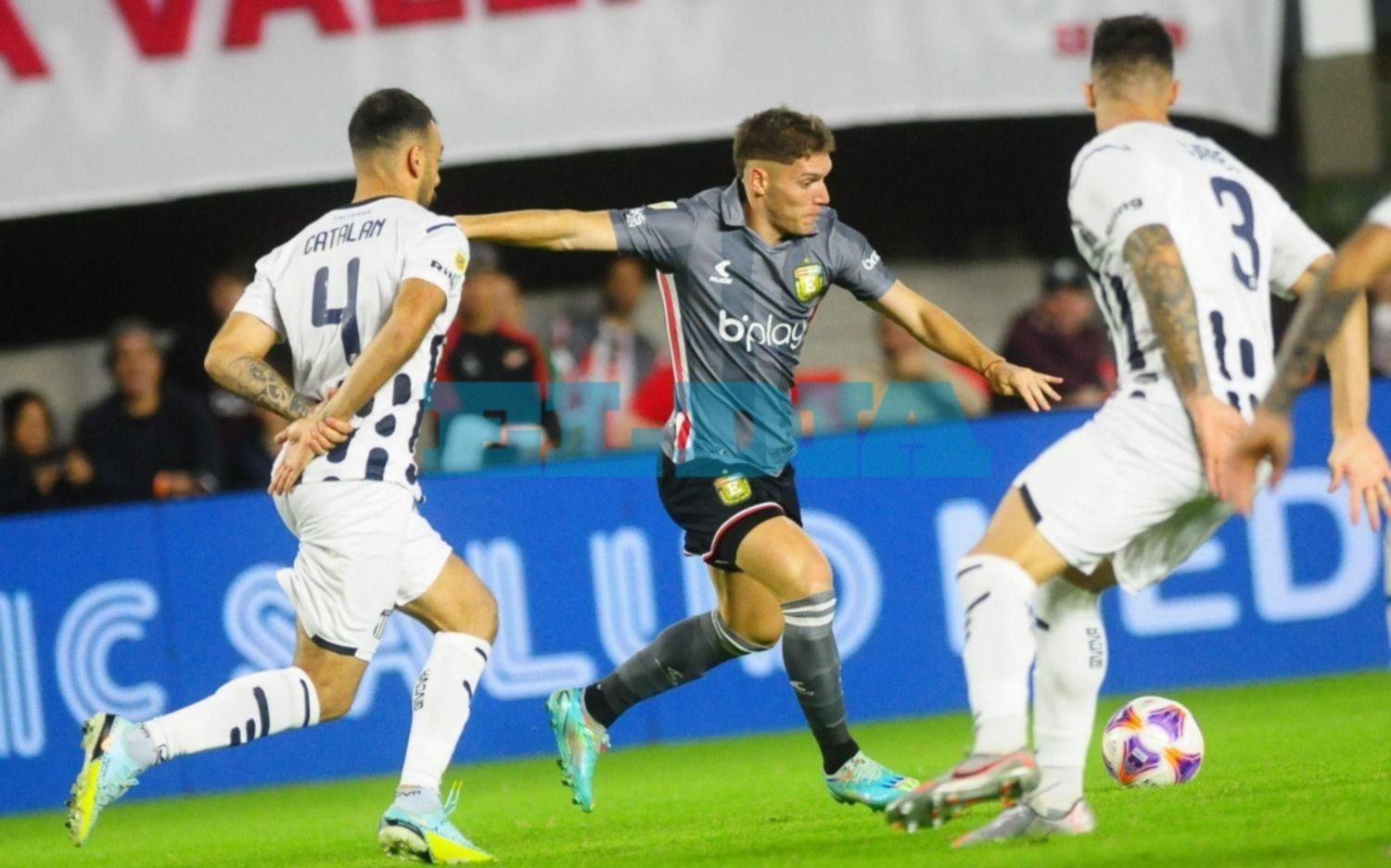 Estudiantes se acostumbró a ganar y venció a Talleres de Córdoba 1 a 0 con gol de Rollheiser