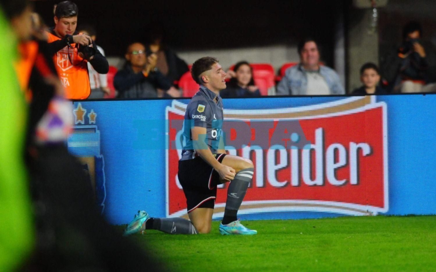 Rollheiser: "Fuimos superiores, tuvimos las más claras, supimos jugar este partido"