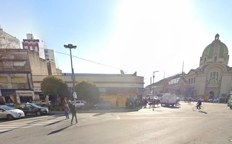 La encerraron en el baño y se llevaron hasta la cerveza