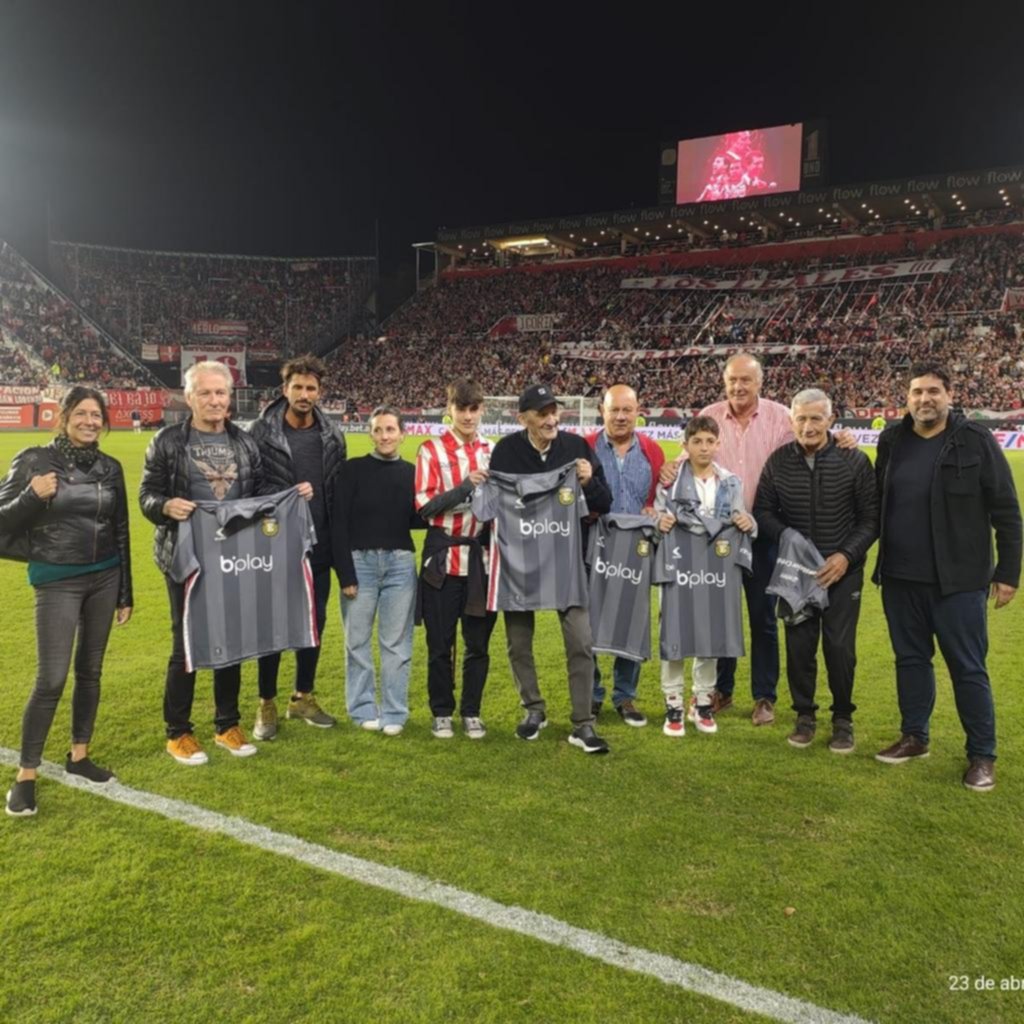 Emoción y presencias en un homenaje para los campeones de mundo