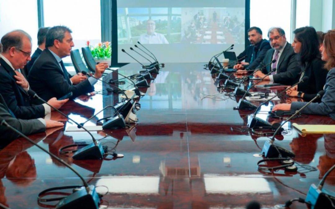 En medio de la tensión cambiaria, el Gobierno apuesta a un nuevo acuerdo con el FMI
