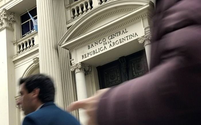El dólar blue cerró a 474 pesos: los motivos detrás de la caída de $21 