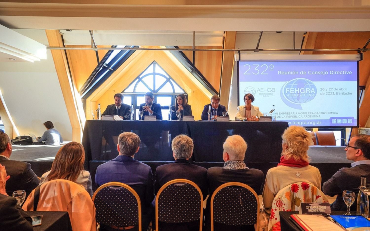Gastronómicos y hoteleros le pidieron a Lammens  modificaciones de la legislación laboral