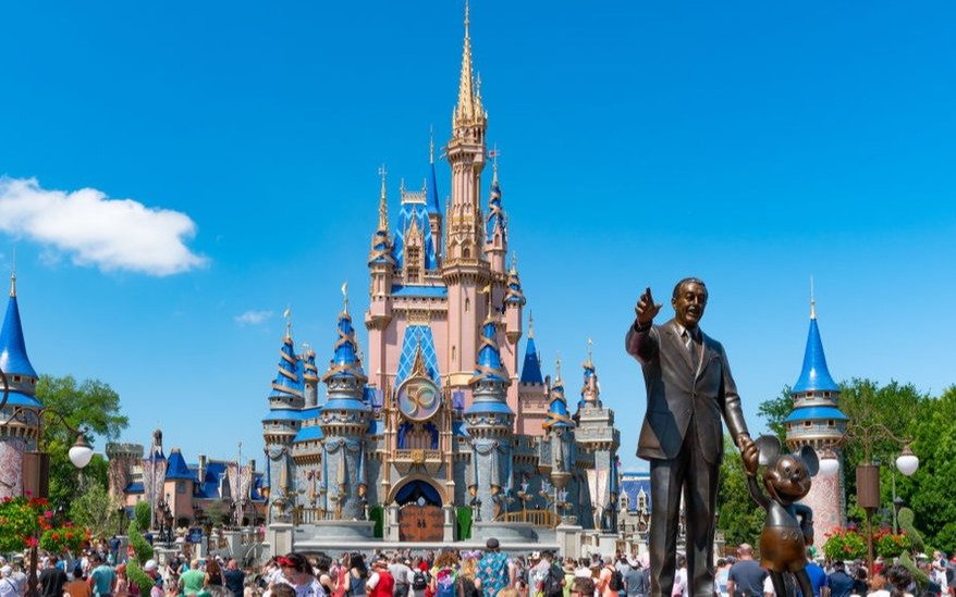 La disparatada guerra entre el Ratón y el gobernador de Florida: Disney demandó a DeSantis