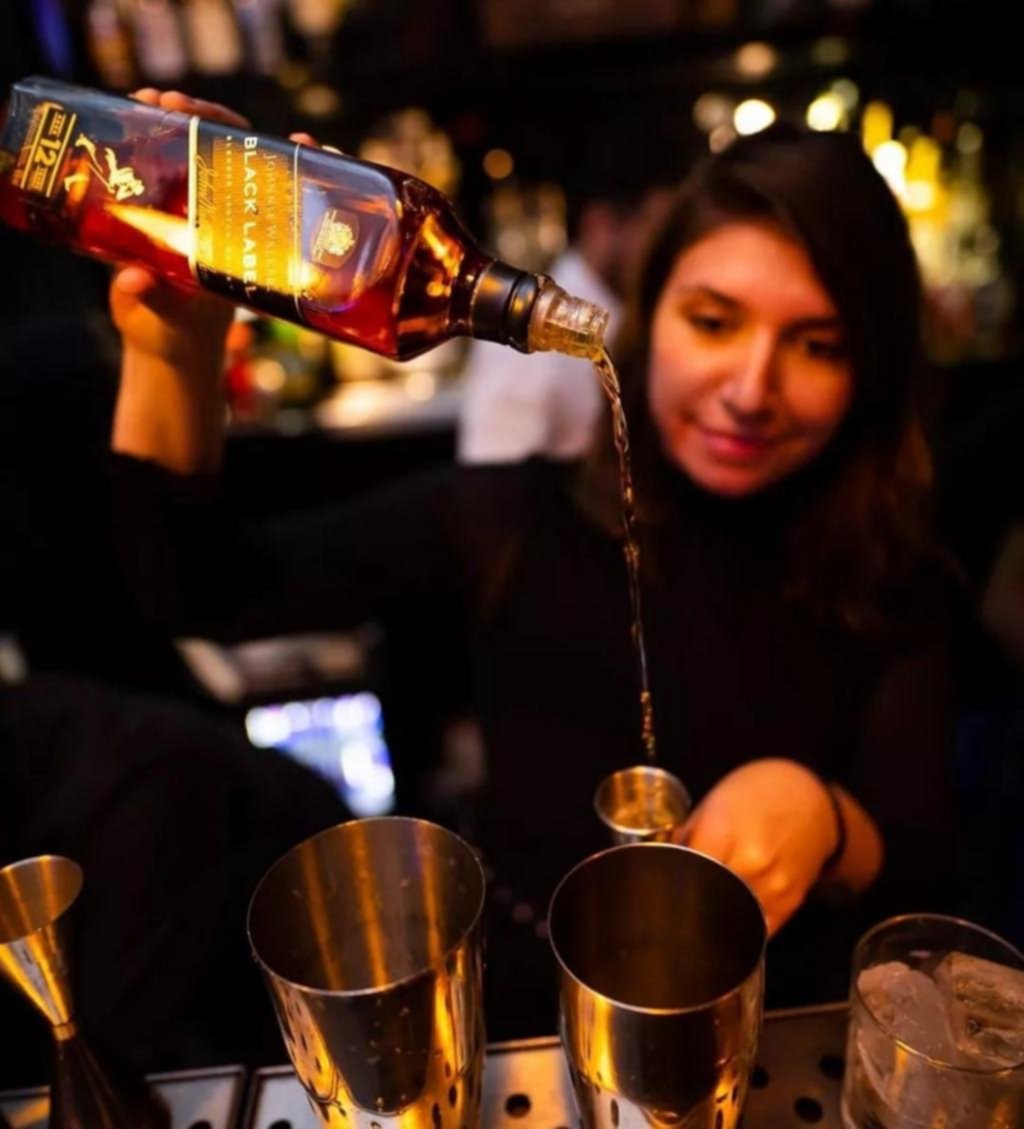 Magalí Caviasso, la bartender argentina premiada por Johnnie Walker