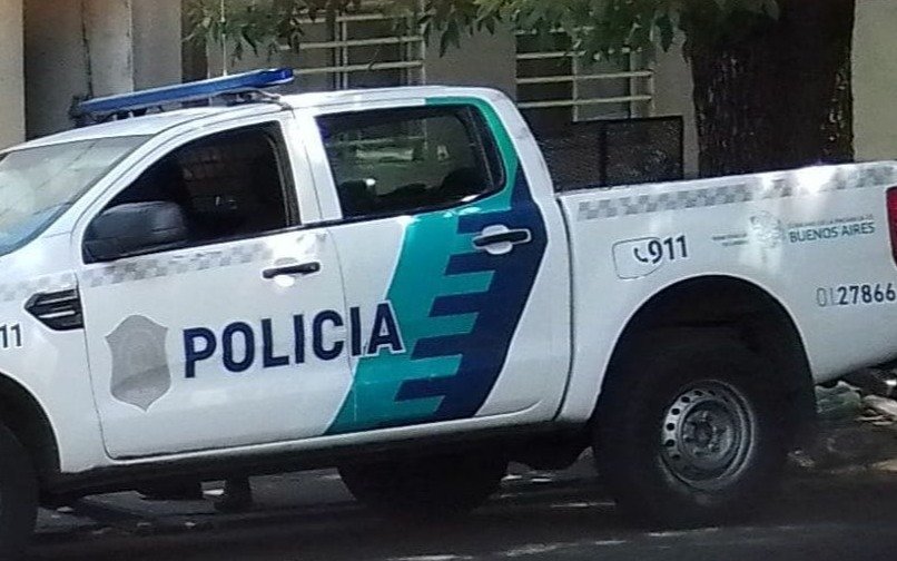 Un ladrón intentó robar un comedor en Villa Elvira y fue detenido por los vecinos