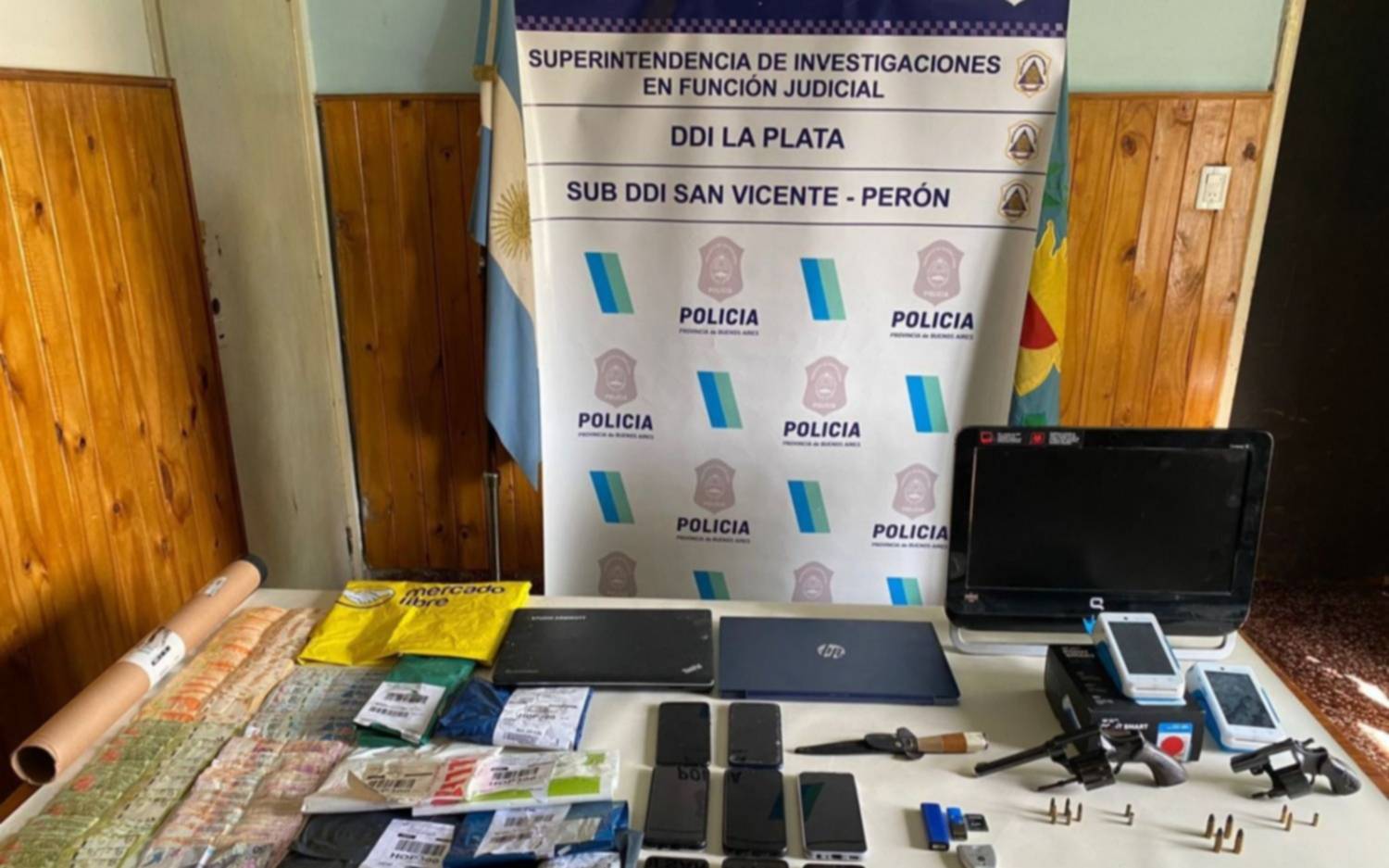 Cayeron piratas del asfalto que atacaban a camiones que trasladaban productos de Mercado Libre