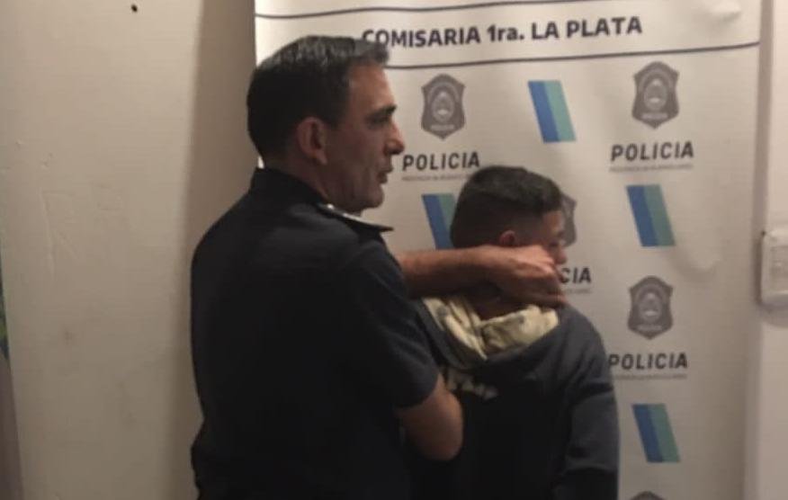 Comerciantes de Calle 12 redujeron a un ladrón con frondoso prontuario
