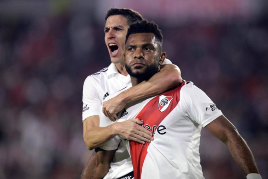 River defiende su diferencia en la punta en una exigente visita a Atlético Tucumán