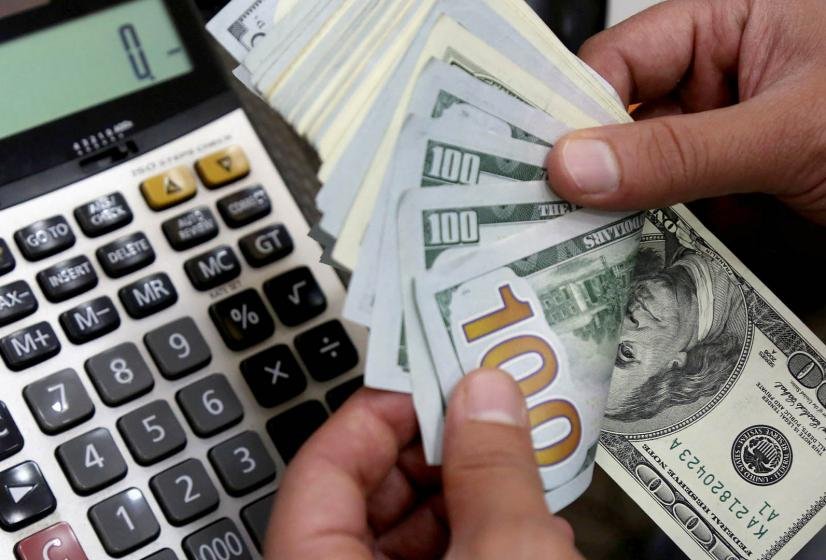 El blue terminó abril con una suba del 18,7%
