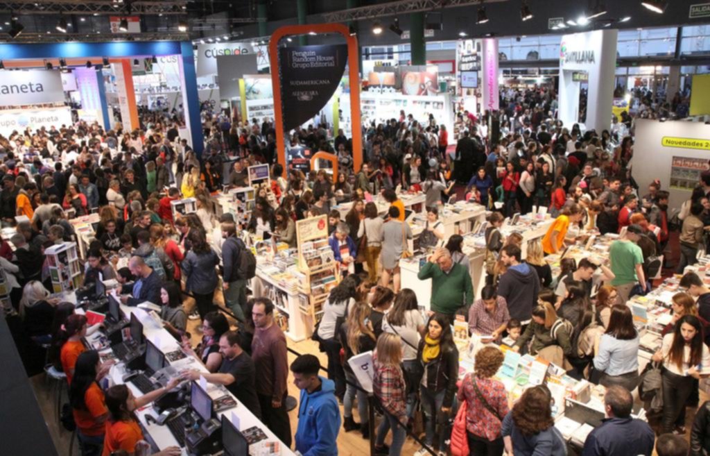 Feria del libro: se viene la noche de entrada libre y los homenajes a Borges