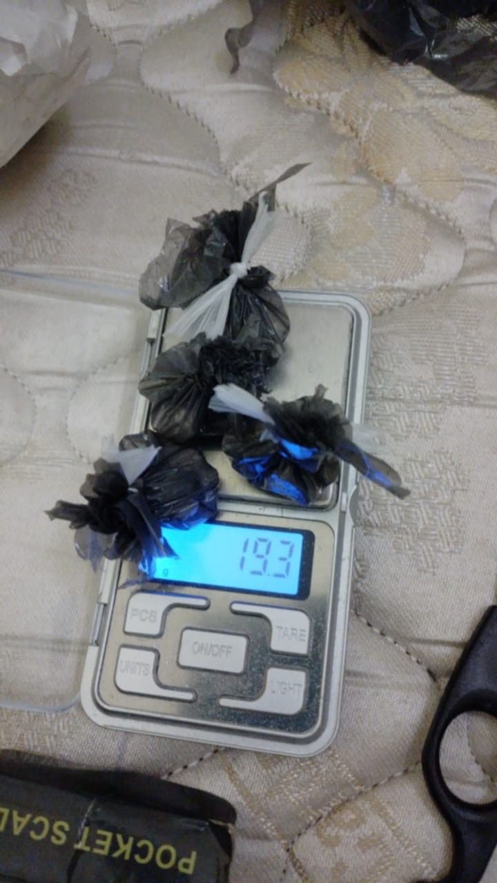 Malos huéspedes: se alojaron en un hotel céntrico de Saladillo y vendían cocaína al “menudeo” en la calle