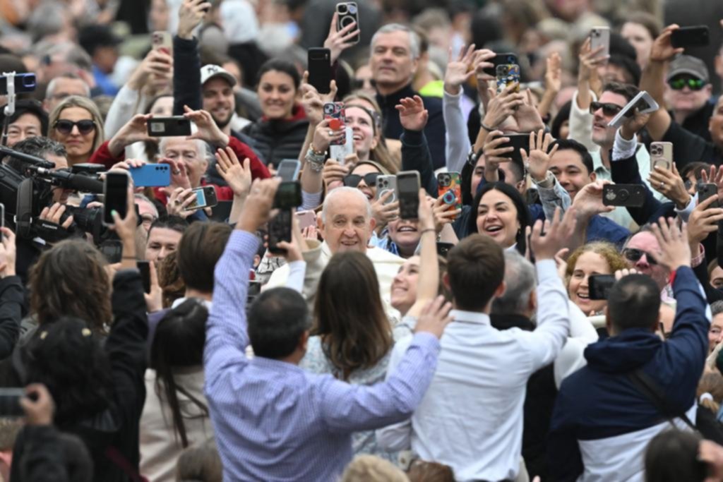 El Papa pidió no ceder a “la lógica de las armas”