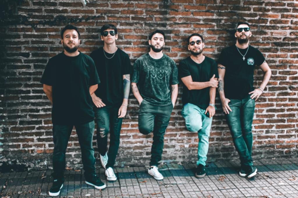 Esquirlas lanzó su álbum debut y lo presenta en La Plata con invitados
