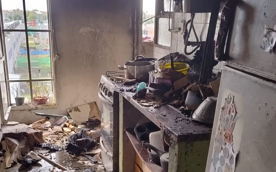 Una familia lo perdió todo tras un incendio en el barrio La Cumbre y piden ayuda