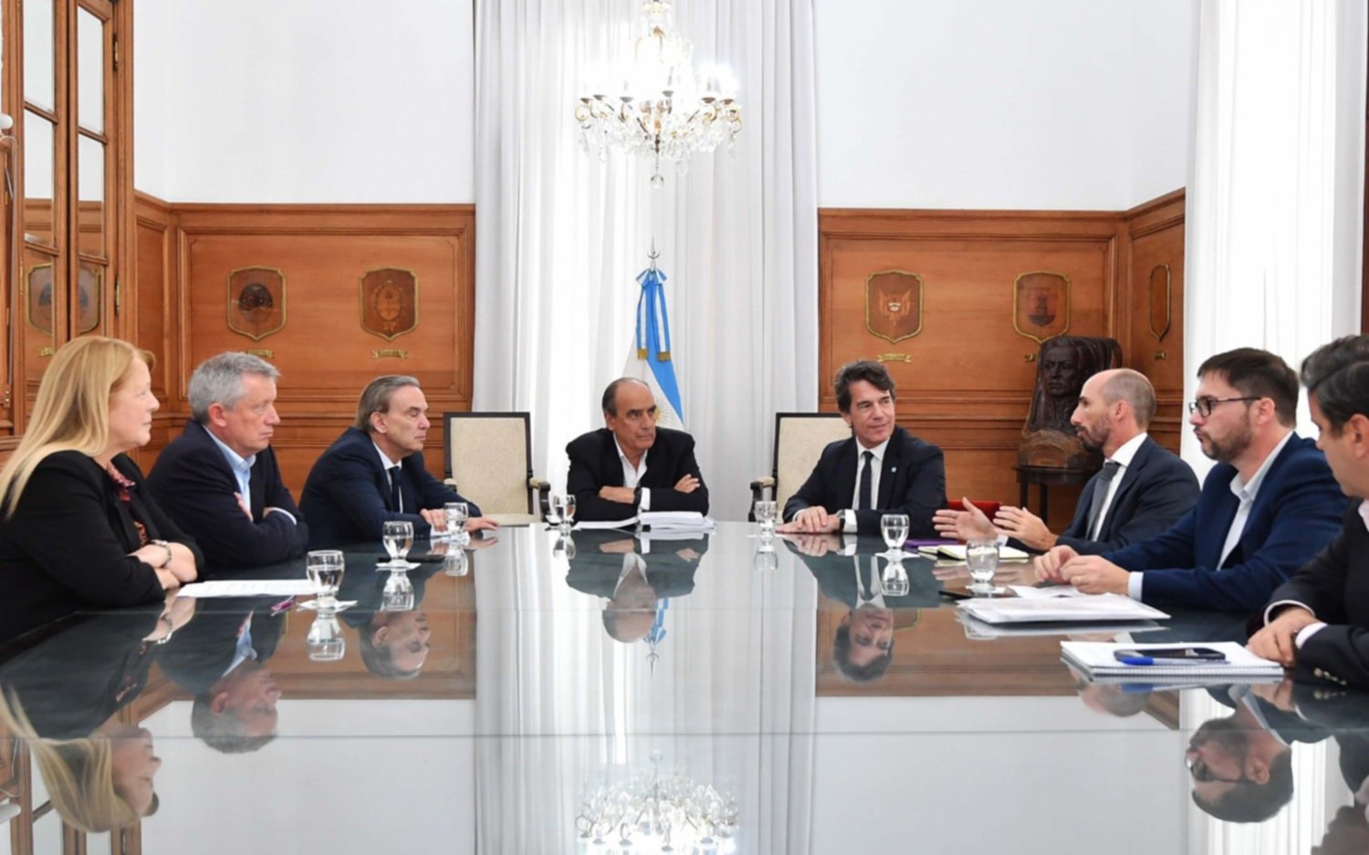 El Gobierno modifica la Ley Bases y analiza un cambio para aprobar la reforma laboral