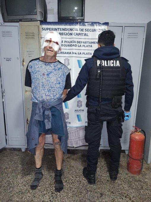 Los Hornos: vecinos estropearon a un ladrón