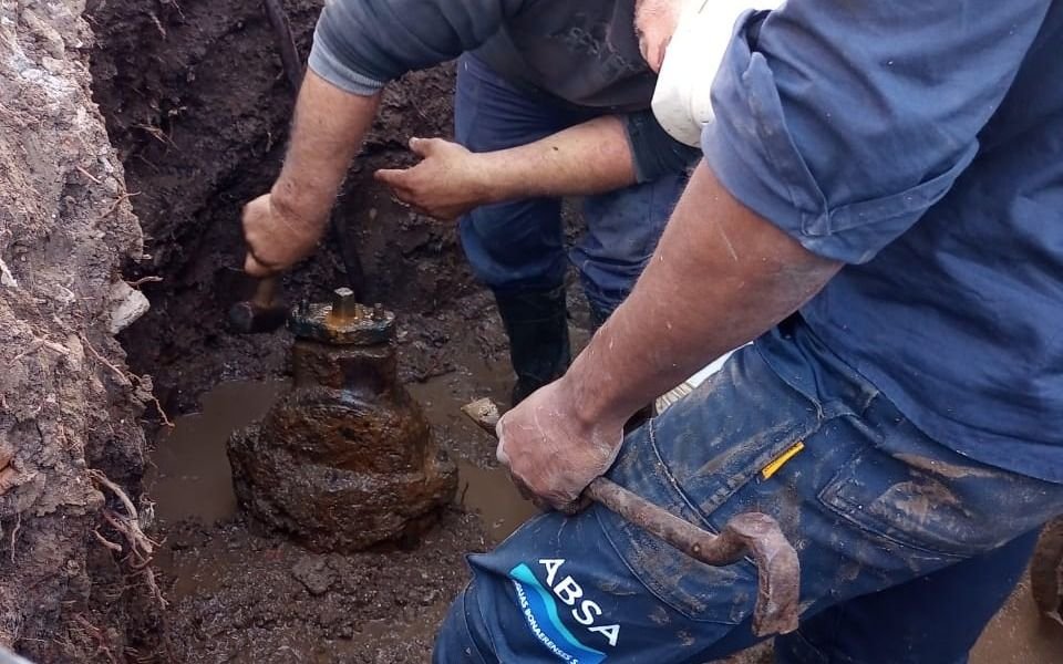 Arreglan una perforación y un barrio de La Plata está sin agua este martes: a qué zona afecta