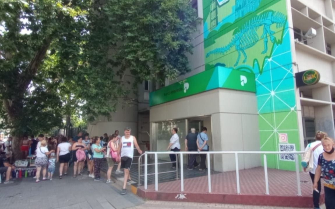 ¡Atentos! Mañana cambia el horario de atención en los bancos : ¿a qué hora abren y a qué hora cierran?