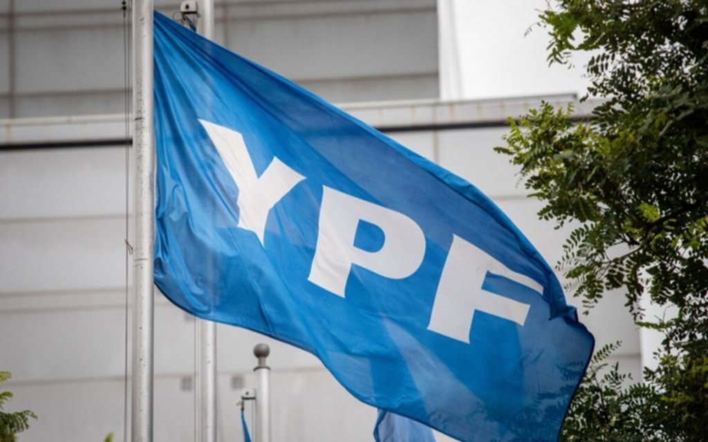 Polémica en YPF:  en 2023 la empresa registró pérdidas, pero ex ejecutivos recibirían bonos multimillonarios