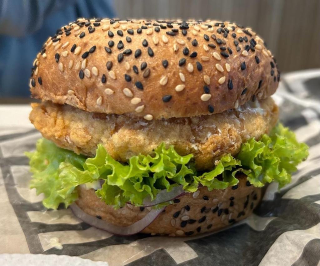 Pollo pastoril y harina de algarroba en las nuevas ediciones especiales de CARNE