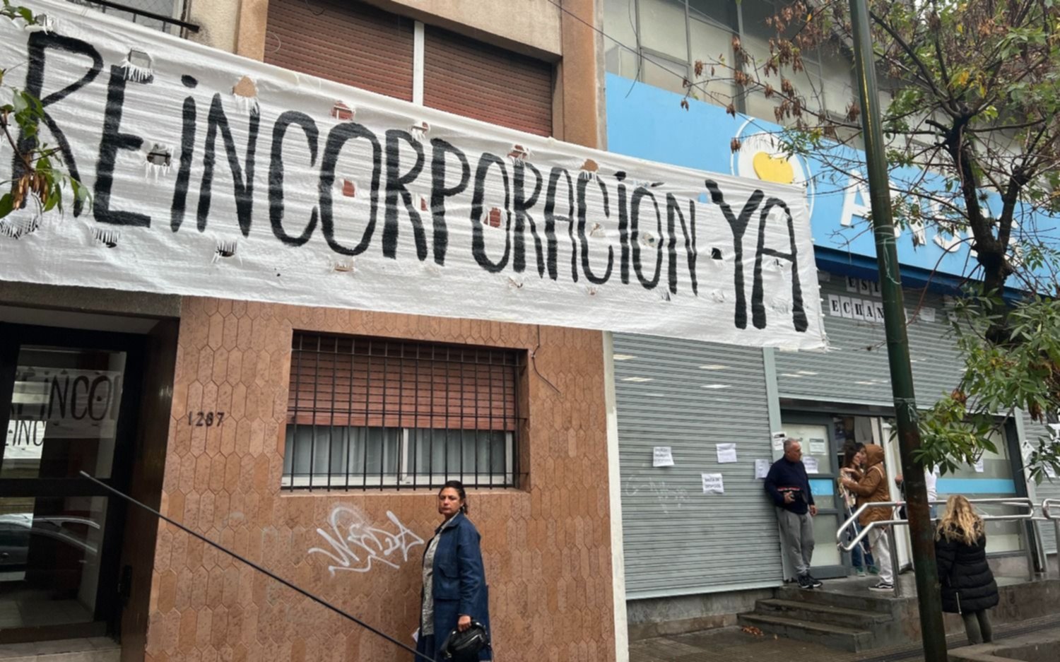 Jueves de paro, asambleas y caravana en La Plata por despidos y el reclamo docente