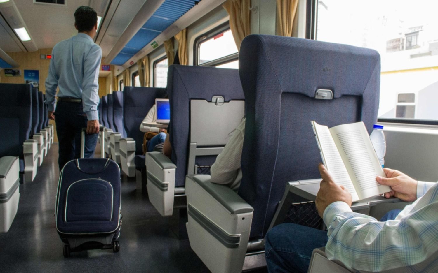 Ya venden los pasajes de abril para los trenes de larga distancia: los precios y cómo comprarlos