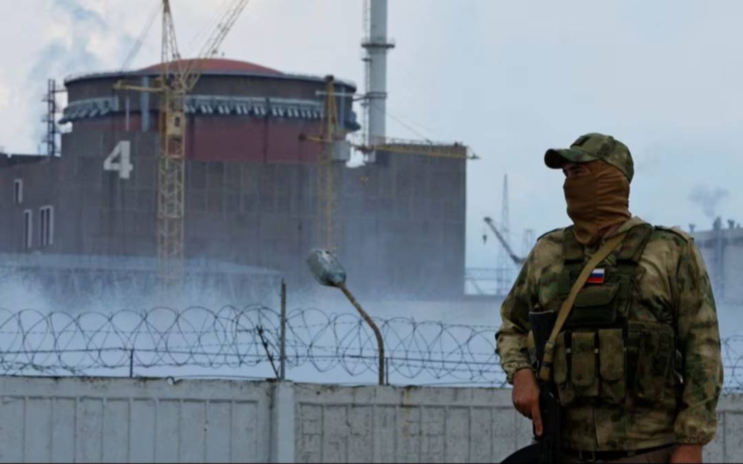 Rusia asegura que se cayó la línea eléctrica de la central nuclear de Zaporiyia 
